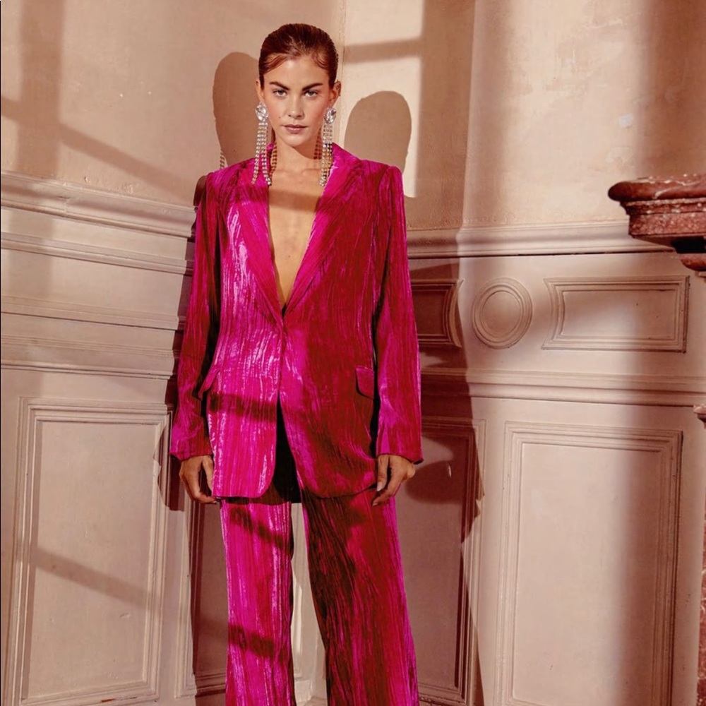 Velvet wide leg pantsuit (two pieces). New and never worn with tags